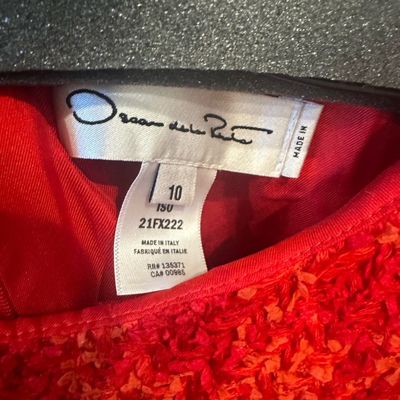 Red, Tweed Oscar de la Renta party dress. - Picture 3 of 6
